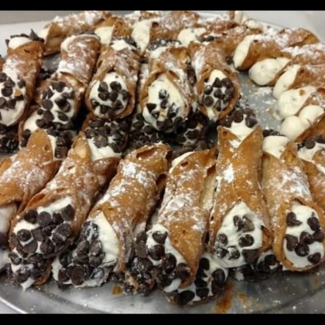 Mini Cannolis.